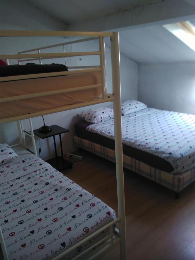 Crew Lighthouse Hostel Antibes Bagian luar foto