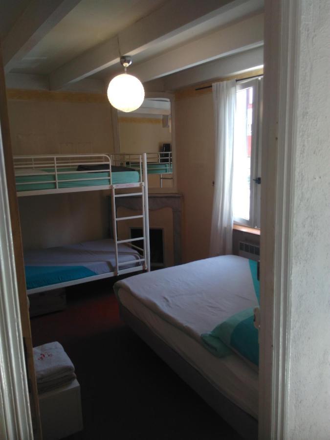 Crew Lighthouse Hostel Antibes Bagian luar foto