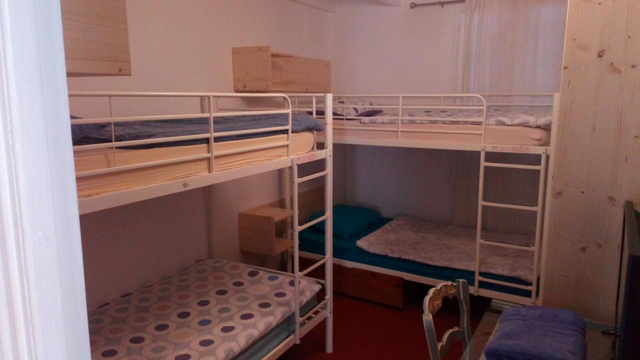 Crew Lighthouse Hostel Antibes Bagian luar foto