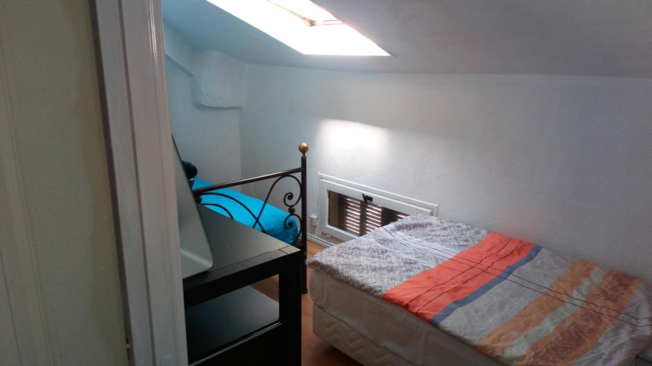 Crew Lighthouse Hostel Antibes Bagian luar foto