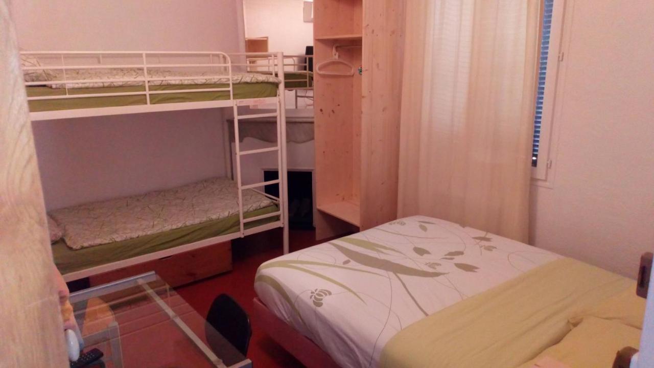 Crew Lighthouse Hostel Antibes Bagian luar foto