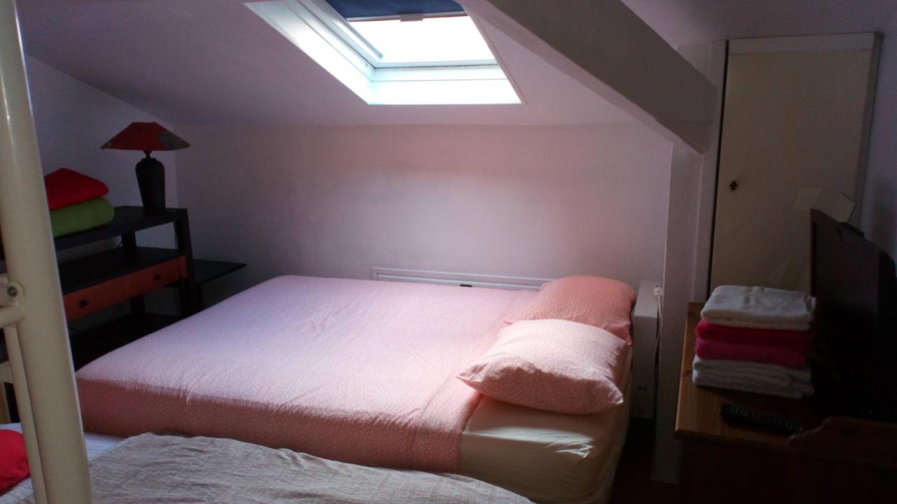 Crew Lighthouse Hostel Antibes Bagian luar foto