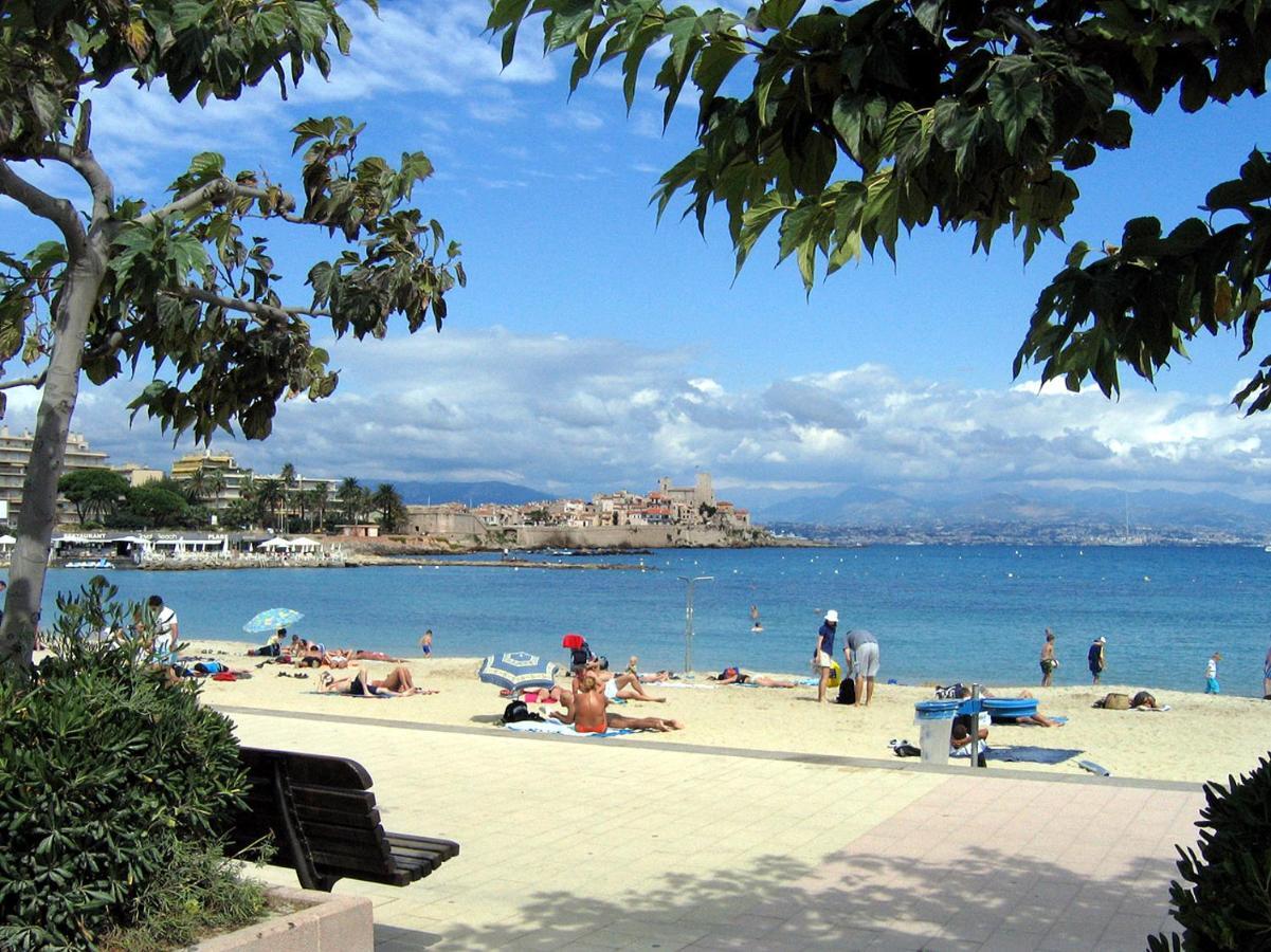 Crew Lighthouse Hostel Antibes Bagian luar foto