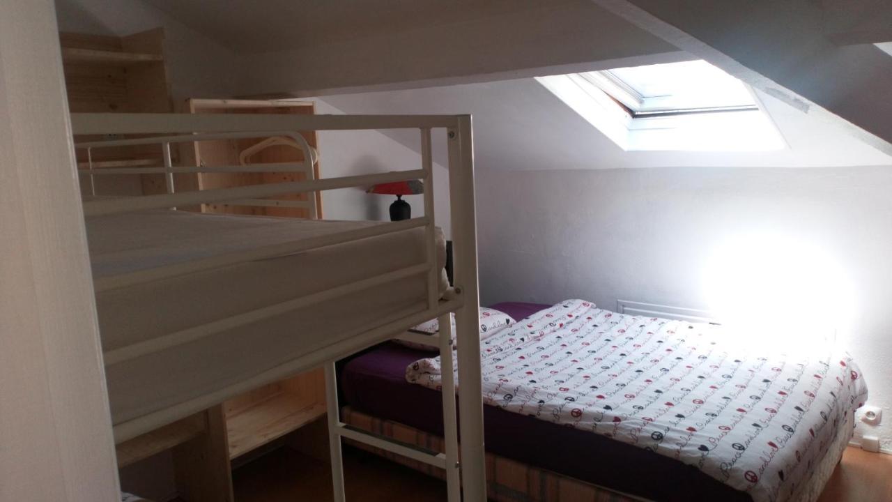 Crew Lighthouse Hostel Antibes Bagian luar foto