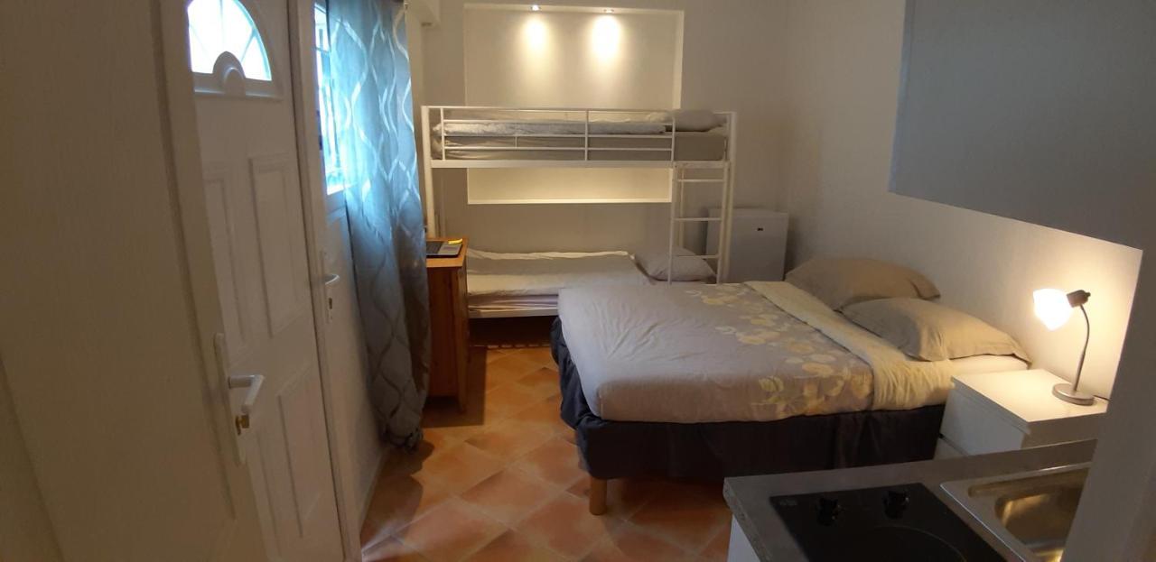 Crew Lighthouse Hostel Antibes Bagian luar foto
