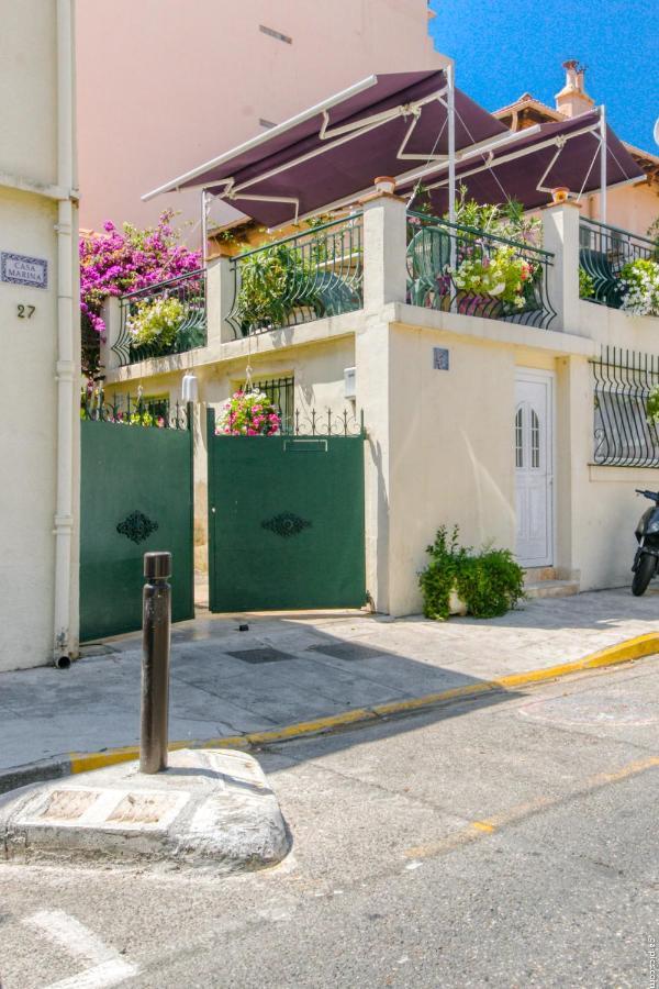 Crew Lighthouse Hostel Antibes Bagian luar foto