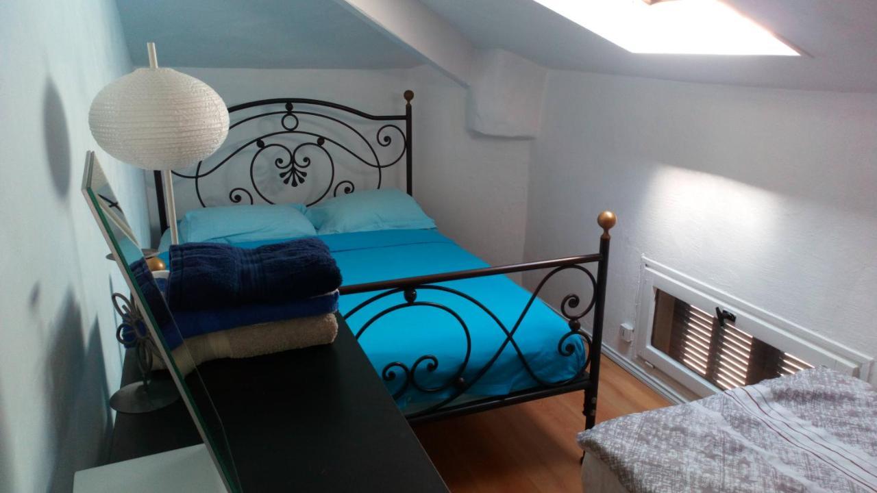 Crew Lighthouse Hostel Antibes Bagian luar foto