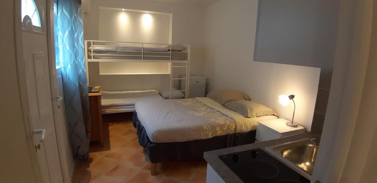 Crew Lighthouse Hostel Antibes Bagian luar foto