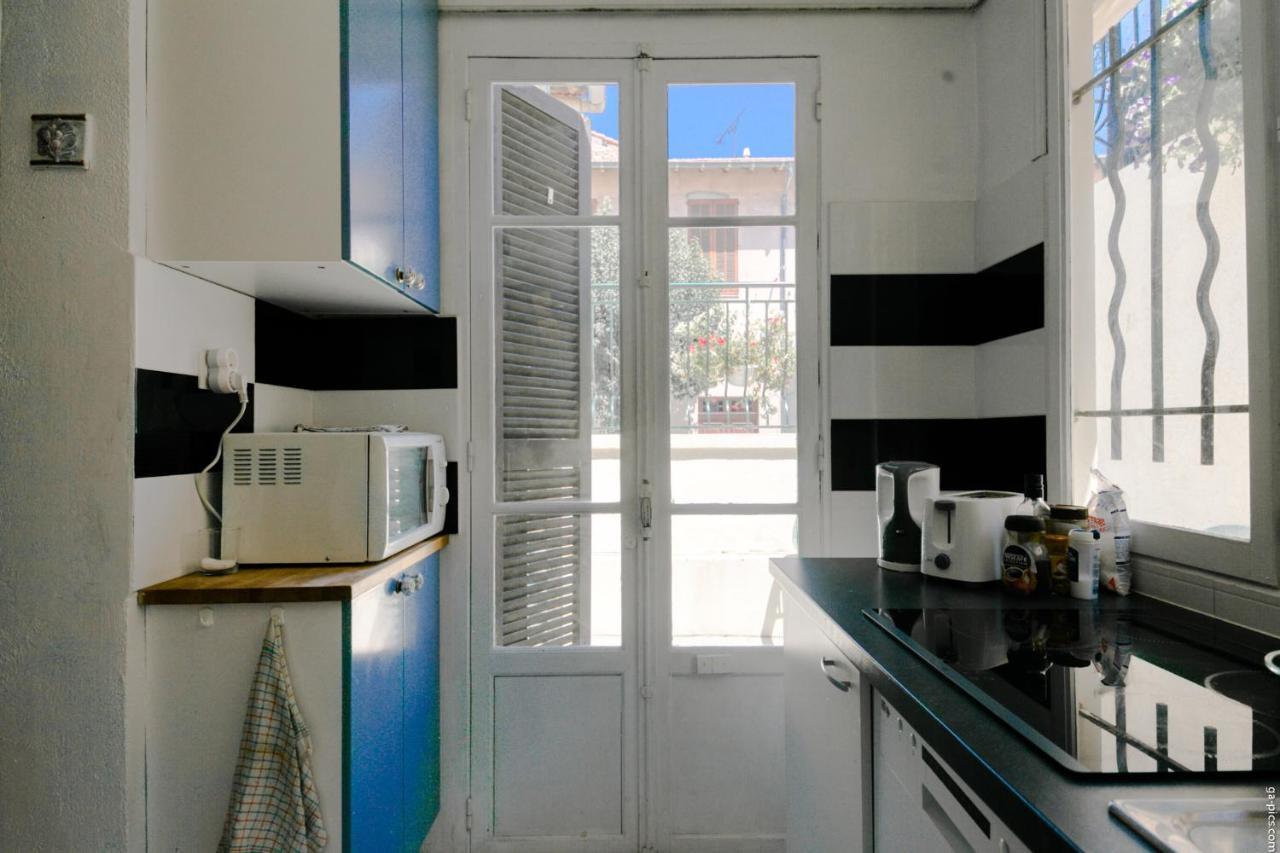 Crew Lighthouse Hostel Antibes Bagian luar foto