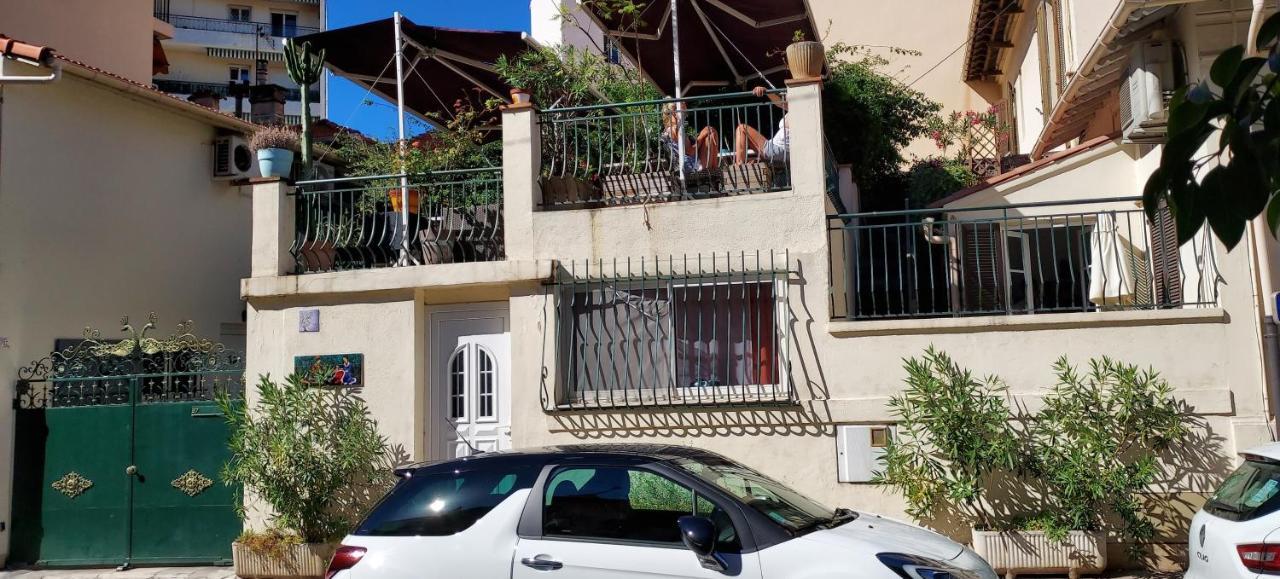 Crew Lighthouse Hostel Antibes Bagian luar foto